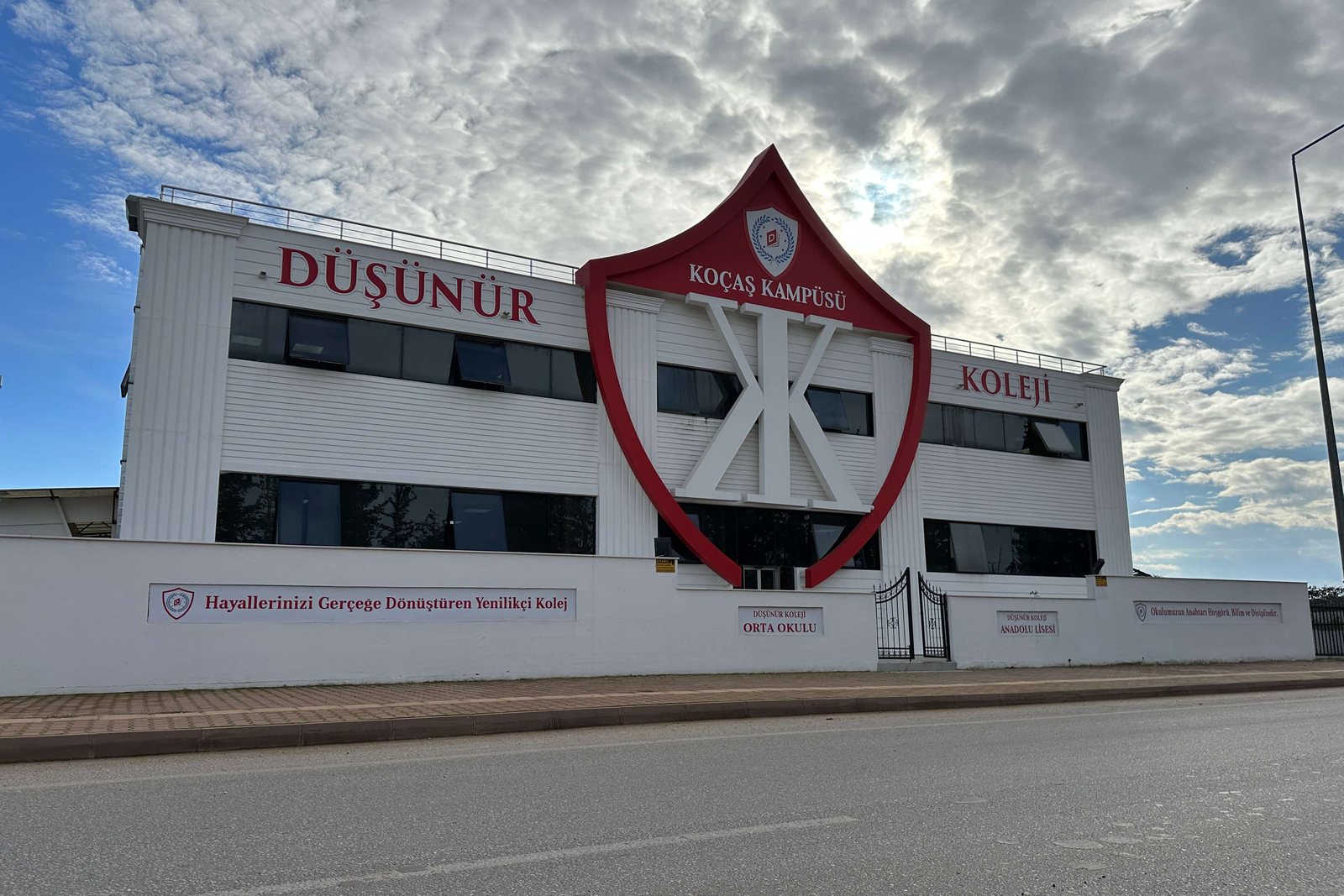 Koçaş Kampüsü binası